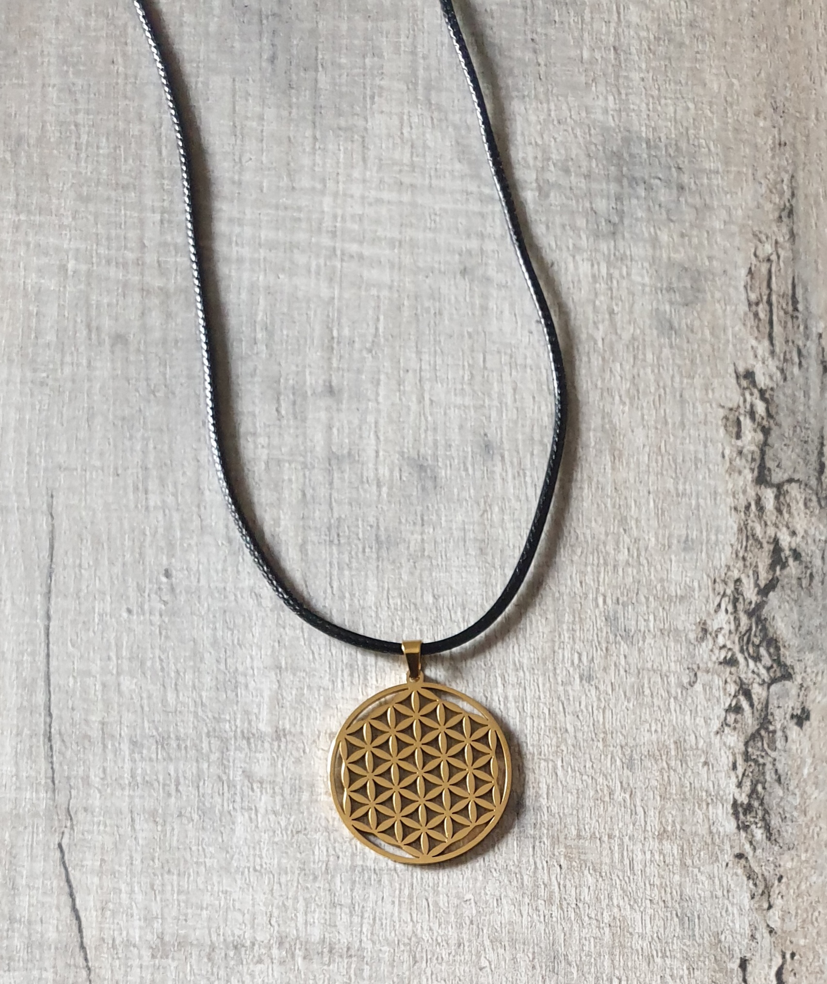 Pendentif fleur de vie doré