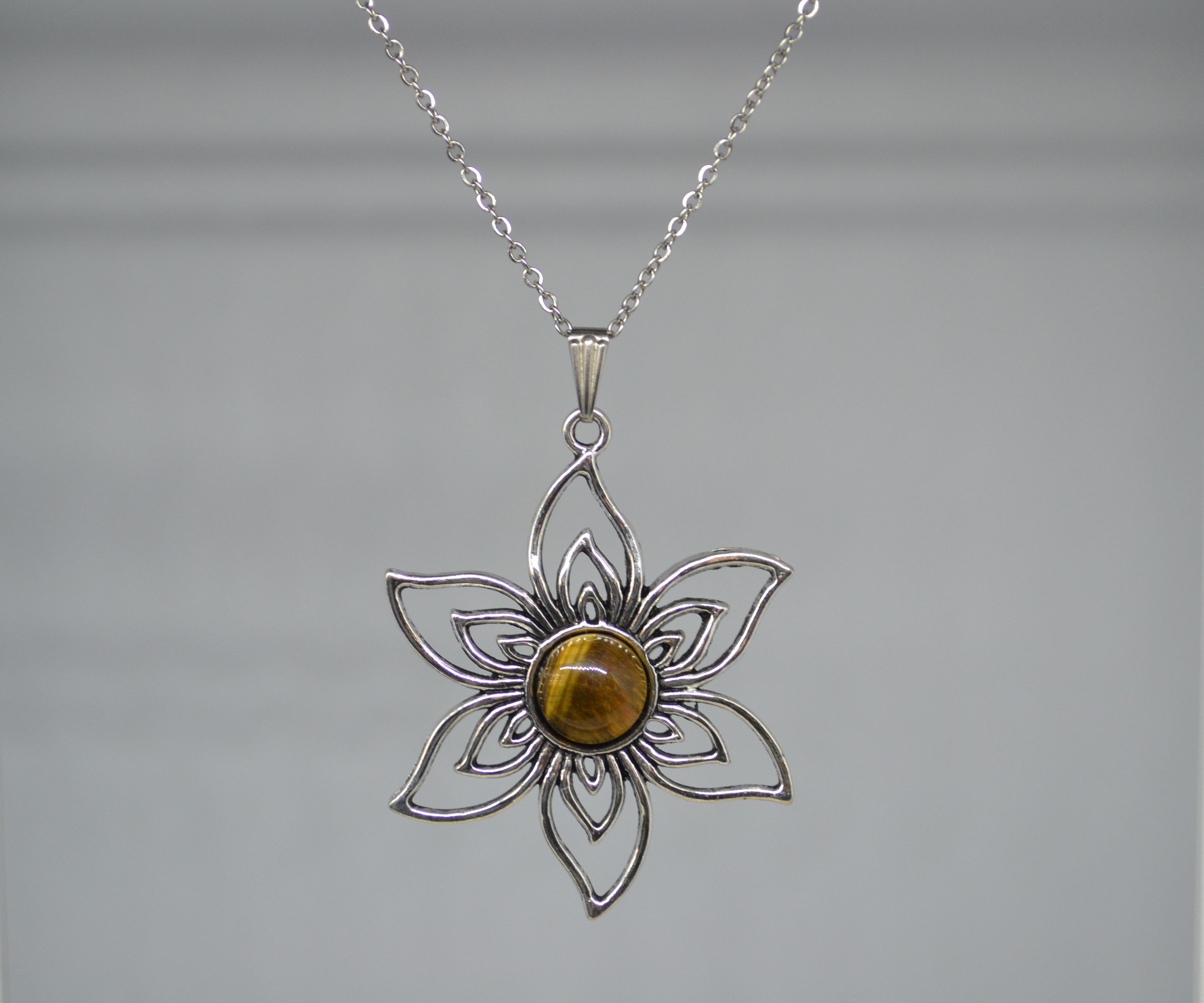 Pendentif fleur Œil de tigre