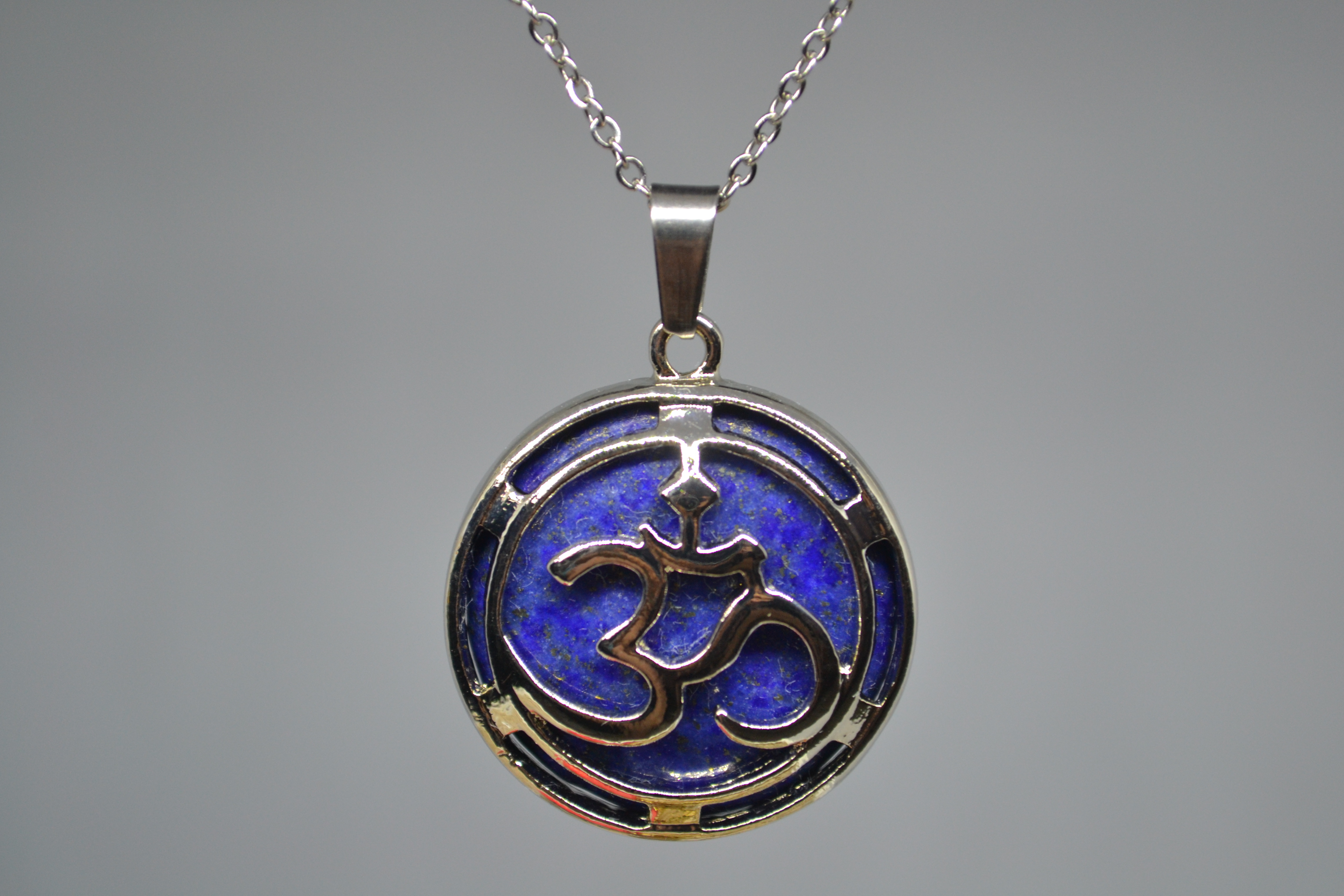 Pendentif Om Lapis lazuli