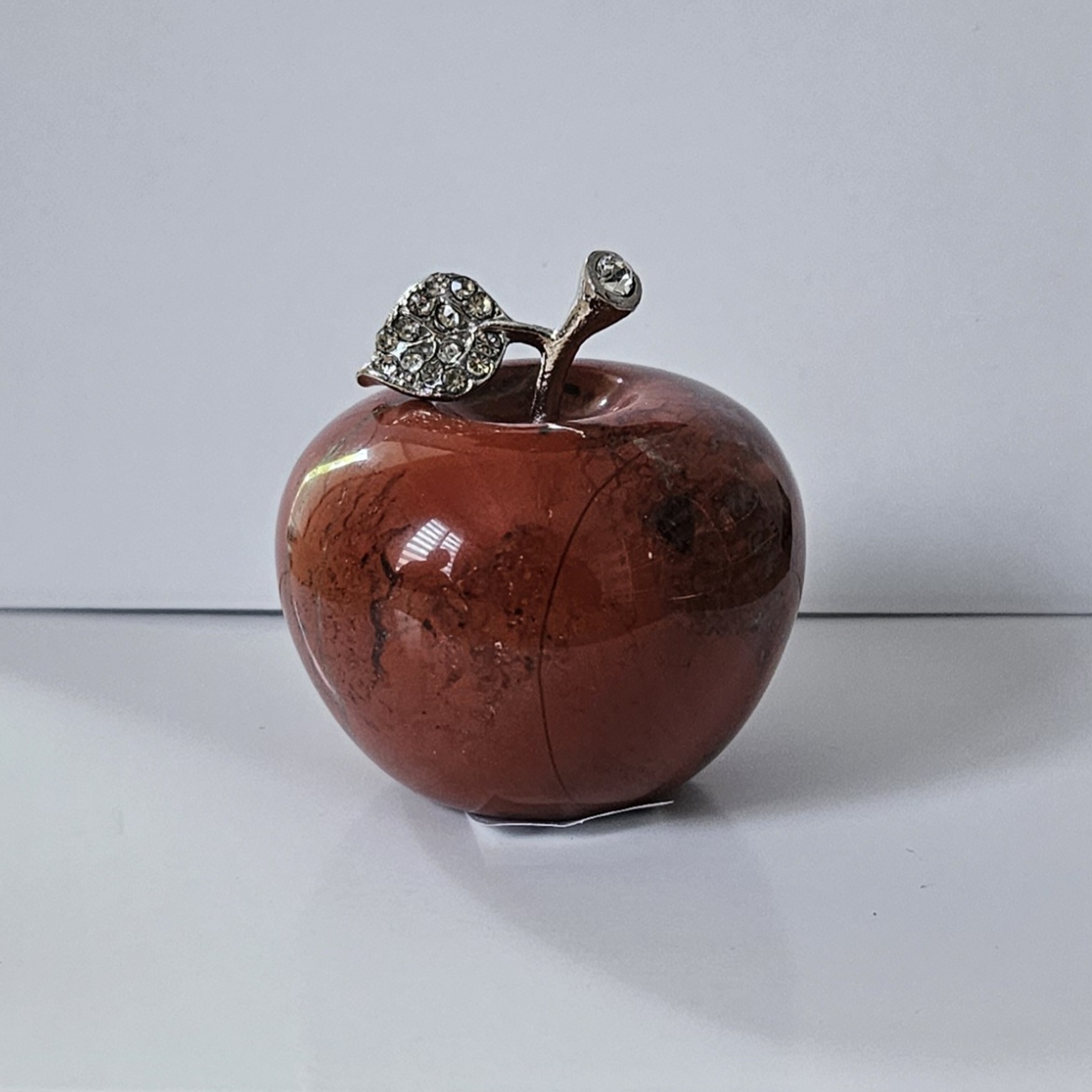 Pomme décorative en pierre de Jaspe rouge