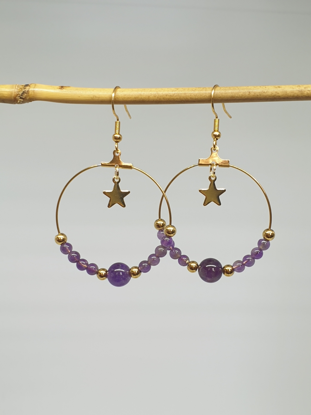 Créoles en Améthyste naturelle & Étoile dorée - Boucles d'Oreilles Artisanales