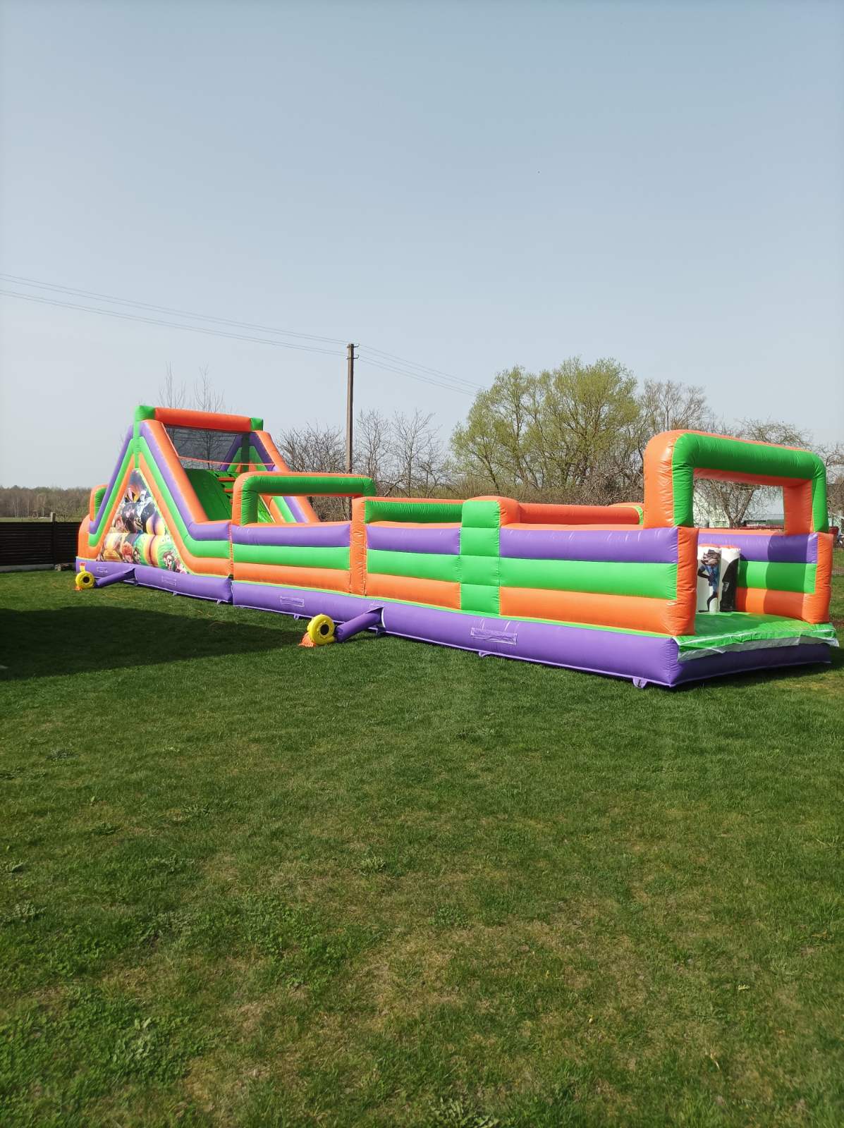 Batutas "Monstrų viešbutis kalnas + kliūtys" 