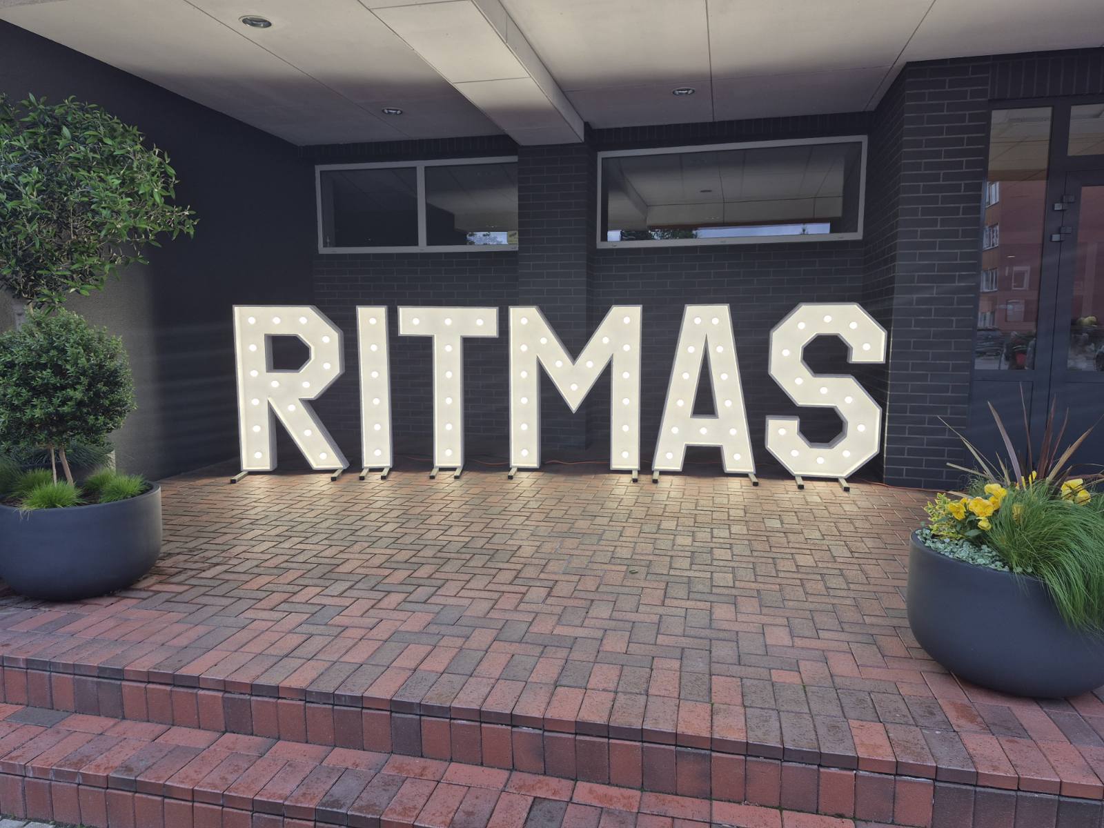 Šviečiančios raidės 