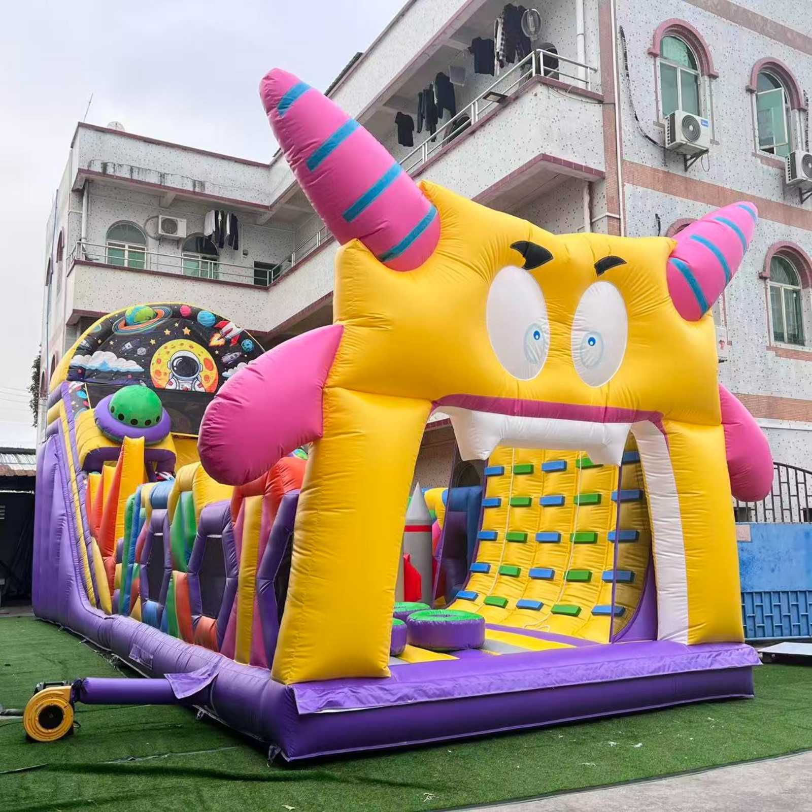 Batutas "Kosmosas + kliūtys"