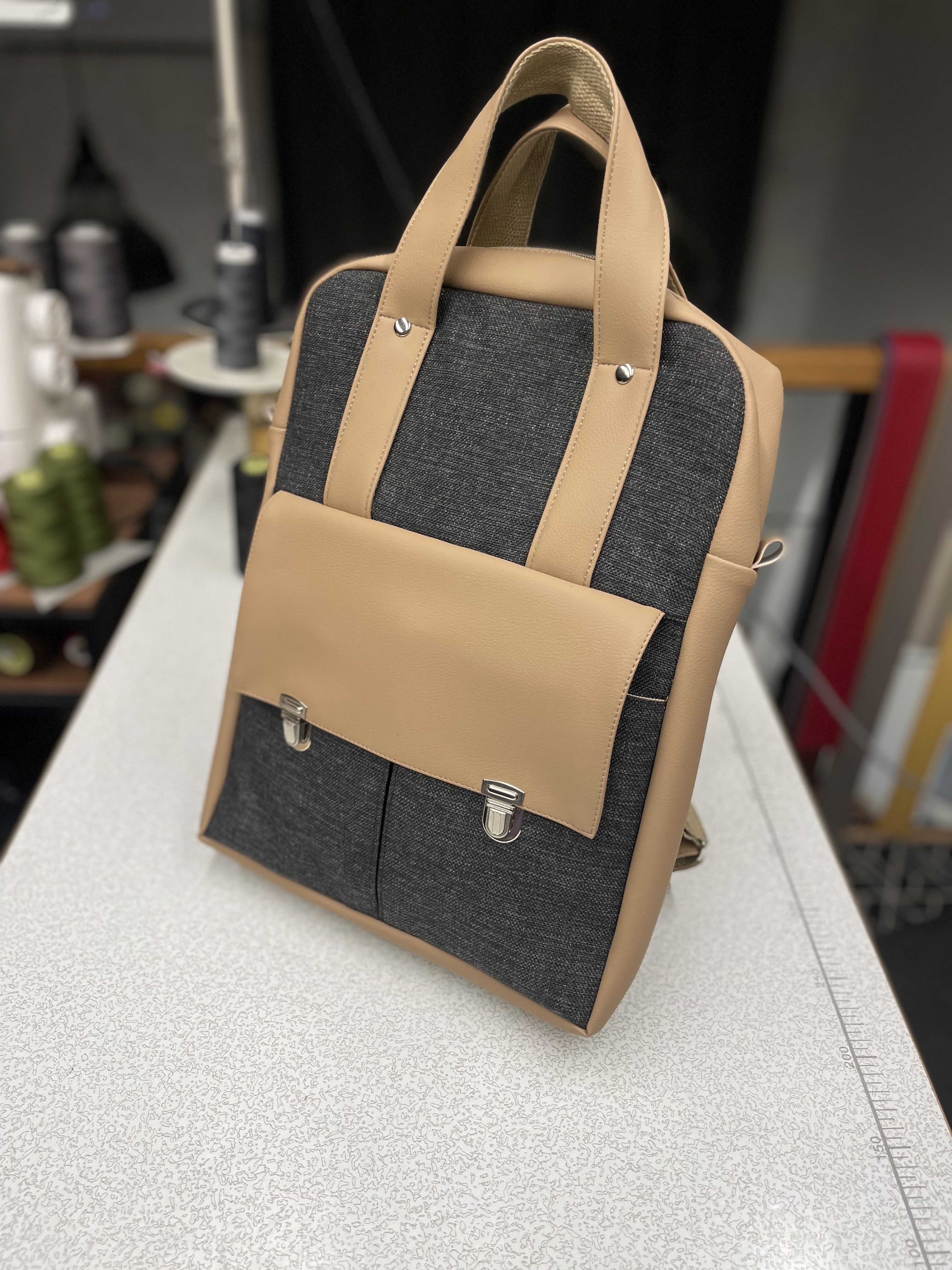 Maža miesto šmutkė 11