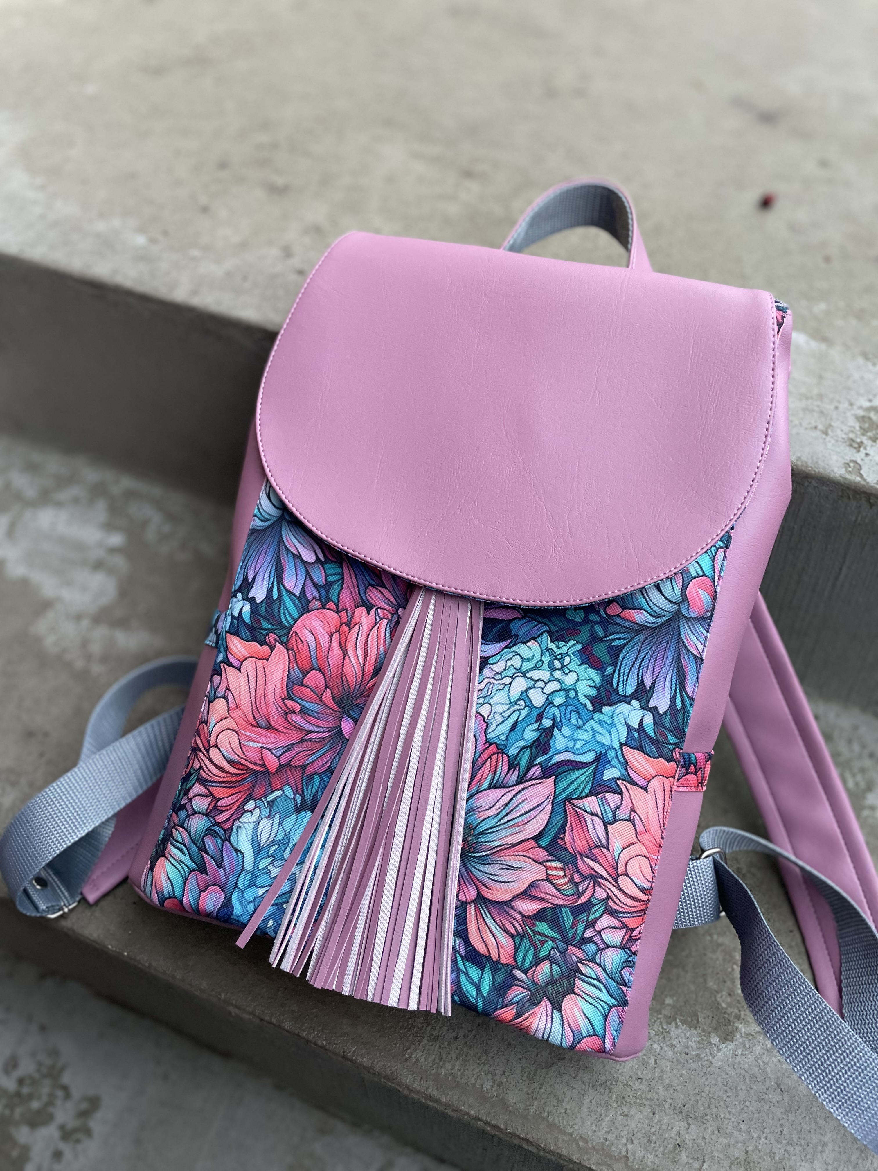 Kuprinė su kutu nedidelė 9