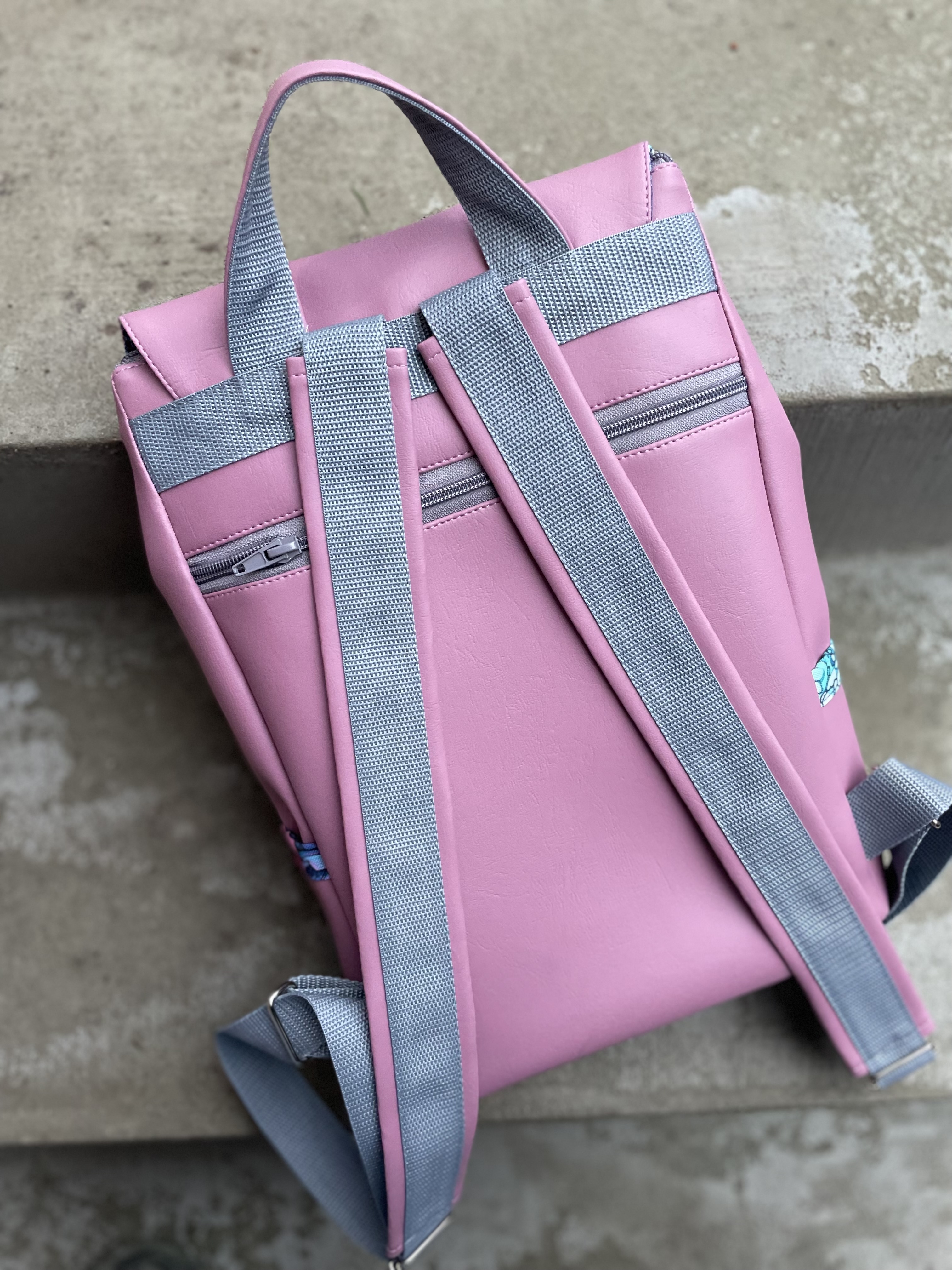 Kuprinė su kutu nedidelė 9