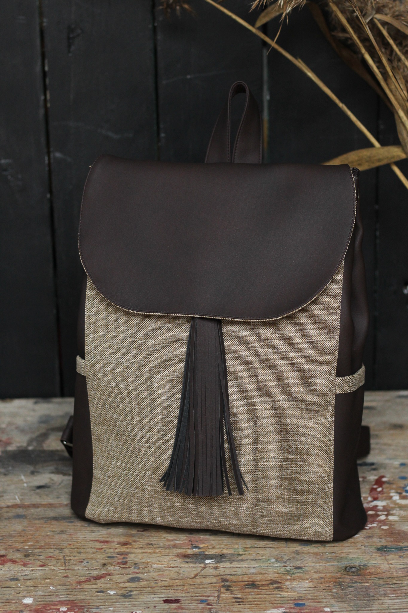 Kuprinė su nusegamu kutu