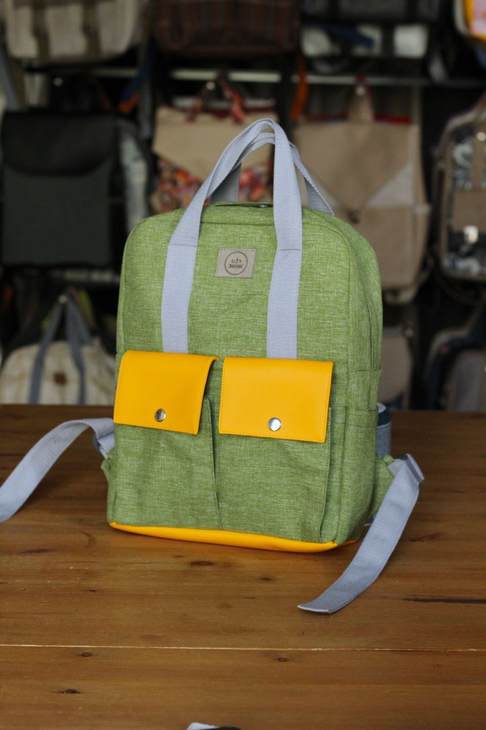 Nedidelė kuprinė iš gobeleno