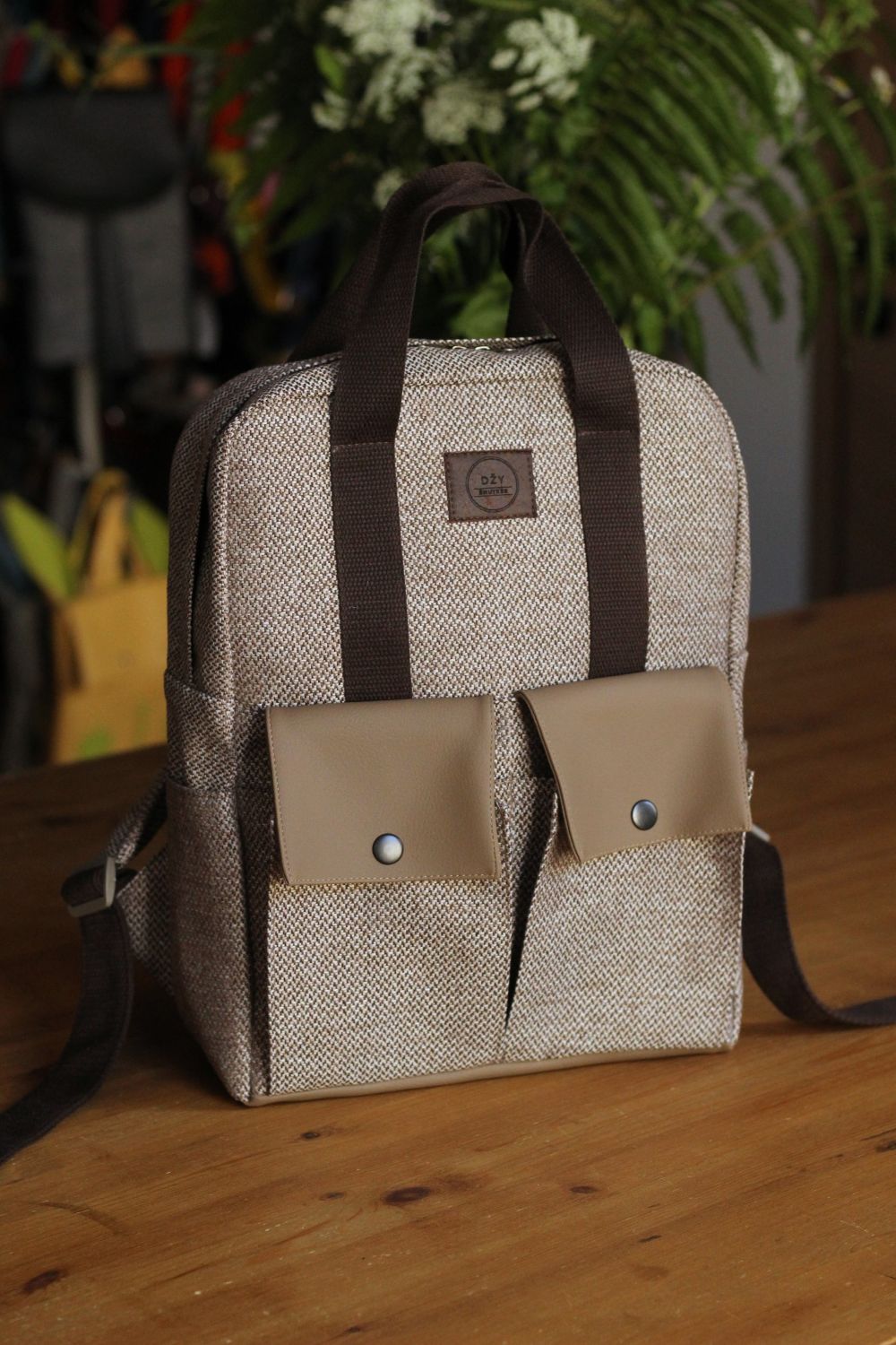 Nedidelė kuprinė iš gobeleno