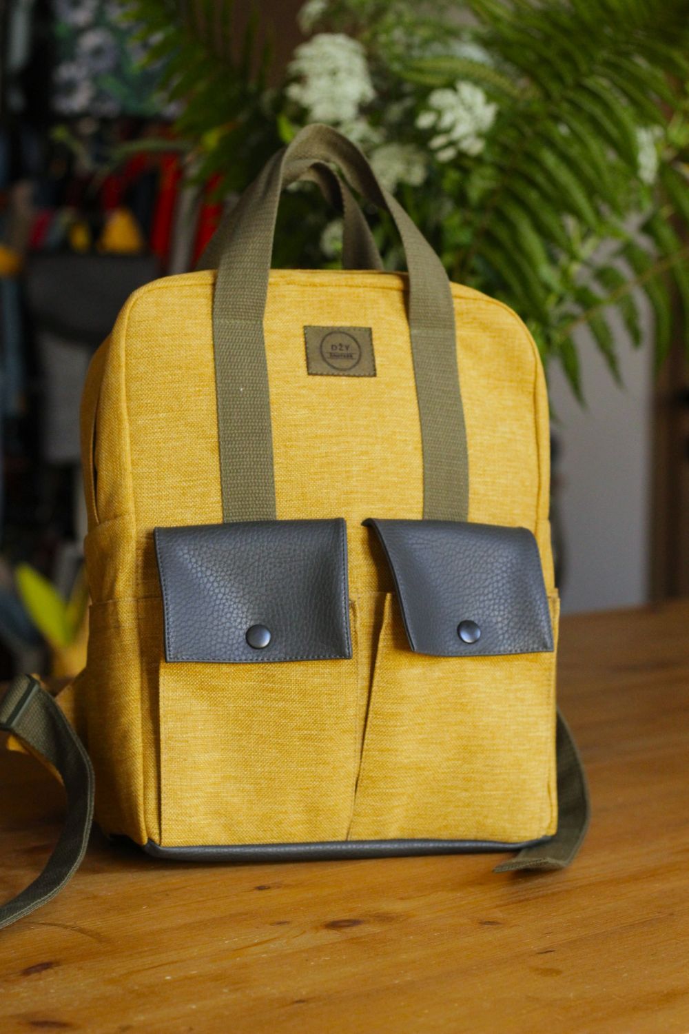 Nedidelė kuprinė iš gobeleno 