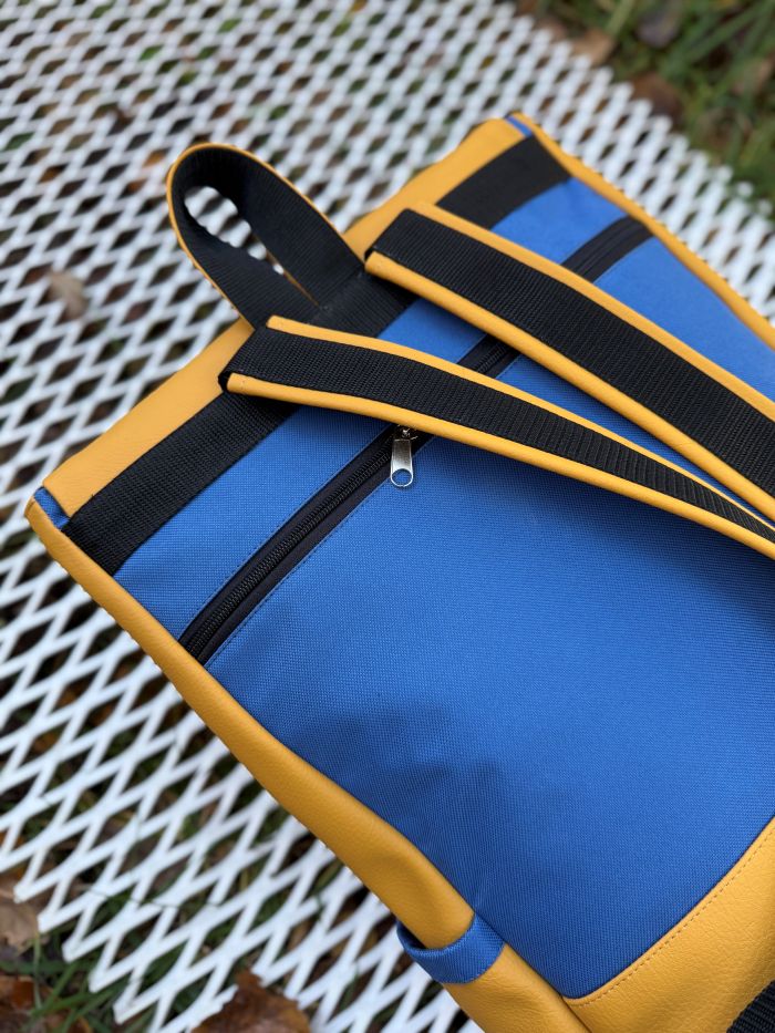 Kuprinė su plastikiniais užsegimais 