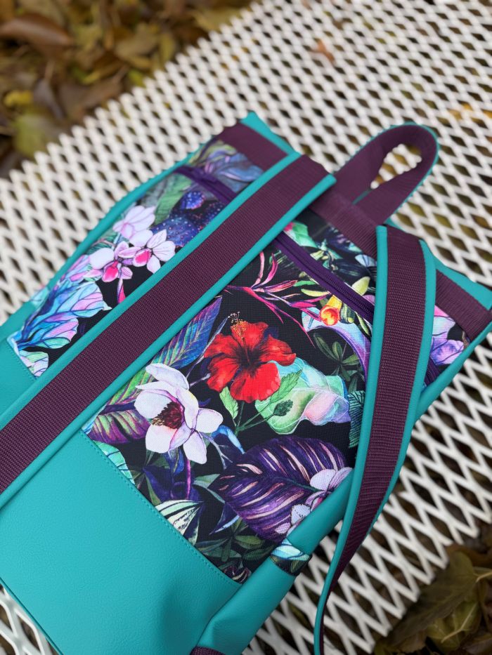 Kuprinė su plastikiniais užsegimais 