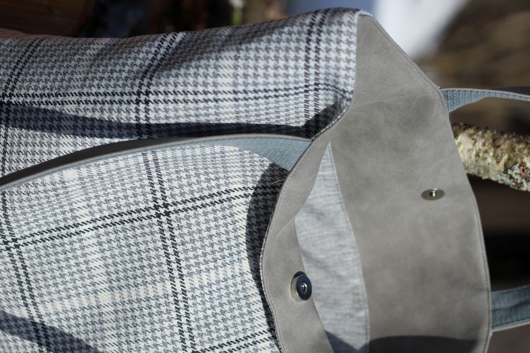 Didelė talpi rankinė krepšys