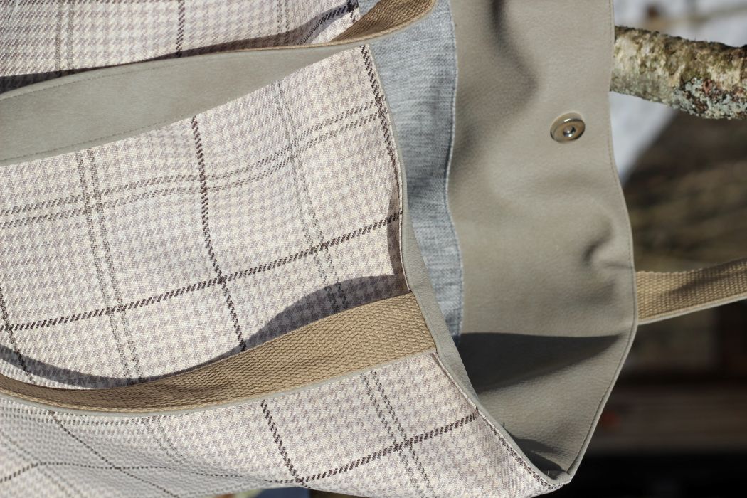 Didelė talpi rankinė krepšys