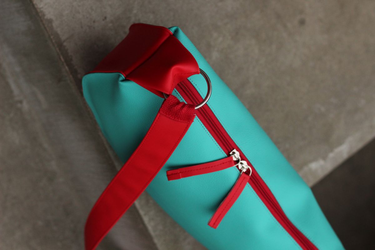 Pusmėnulio formos rankinė