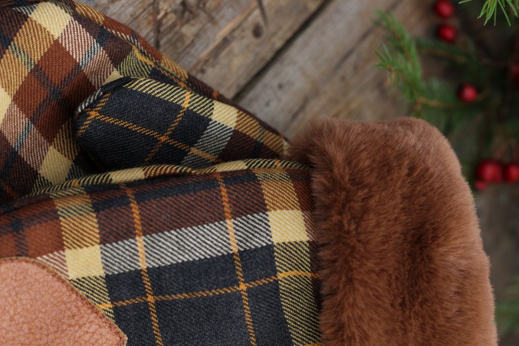 Pirštinės su širdelės aplikacija