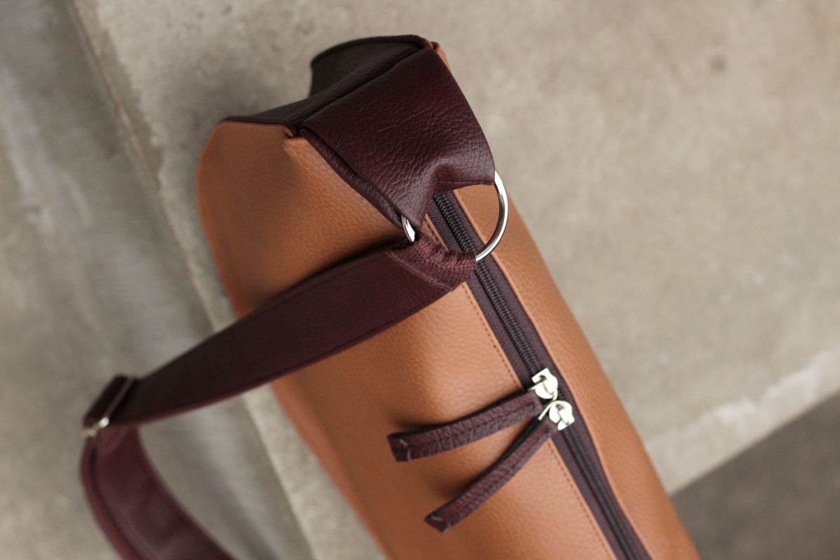 Pusmėnulio formos rankinė