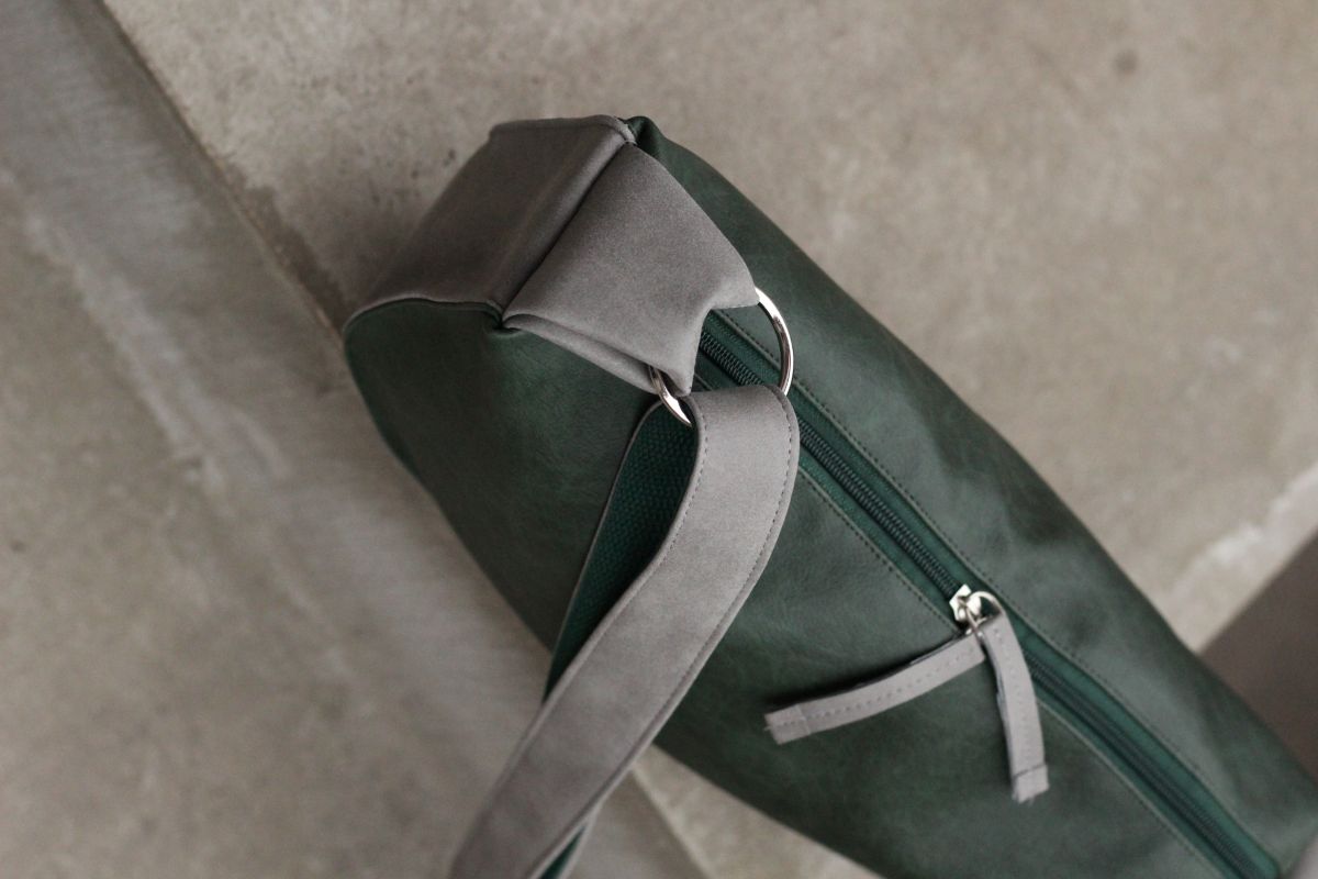 Pusmėnulio formos rankinė