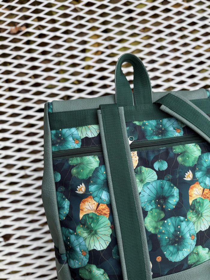 Kuprinė su plastikiniais užsegimais 