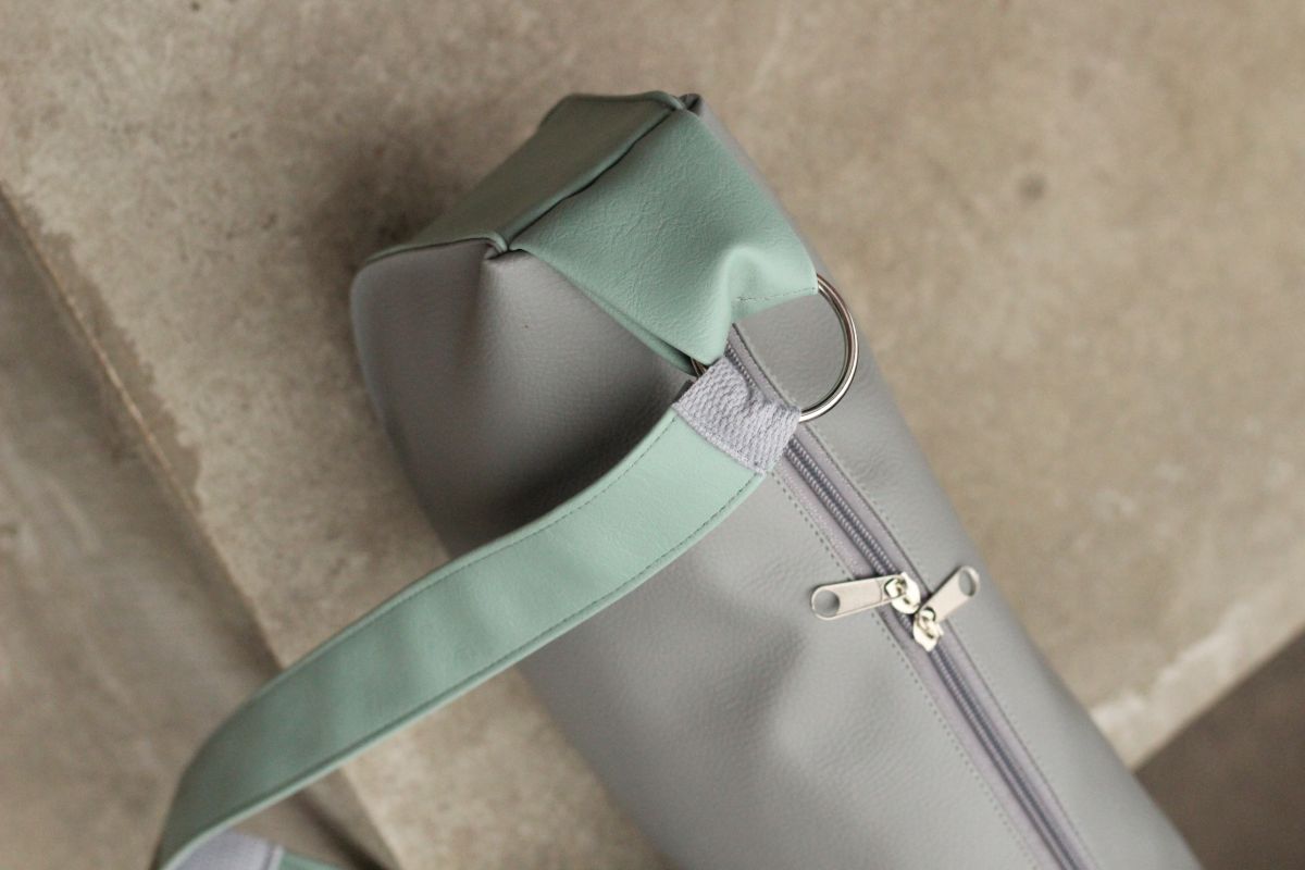 Pusmėnulio formos rankinė