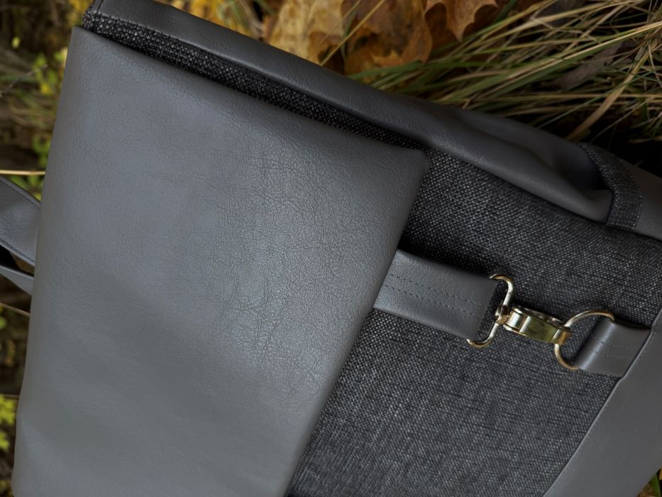 Kuprinė su karabinais