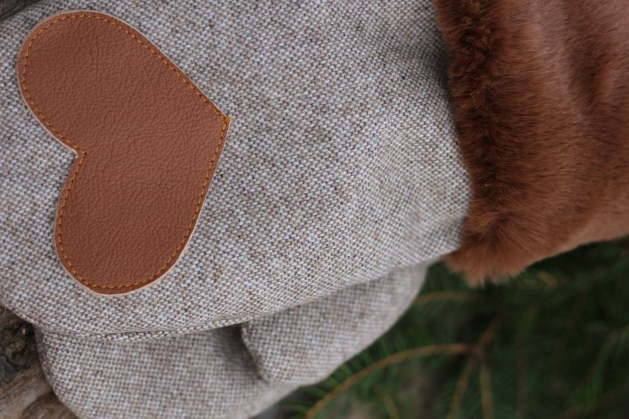 Pirštinės su širdelės aplikacija