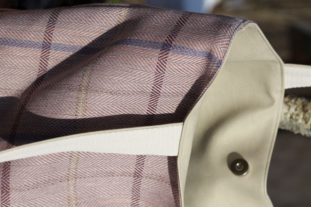 Didelė talpi rankinė krepšys