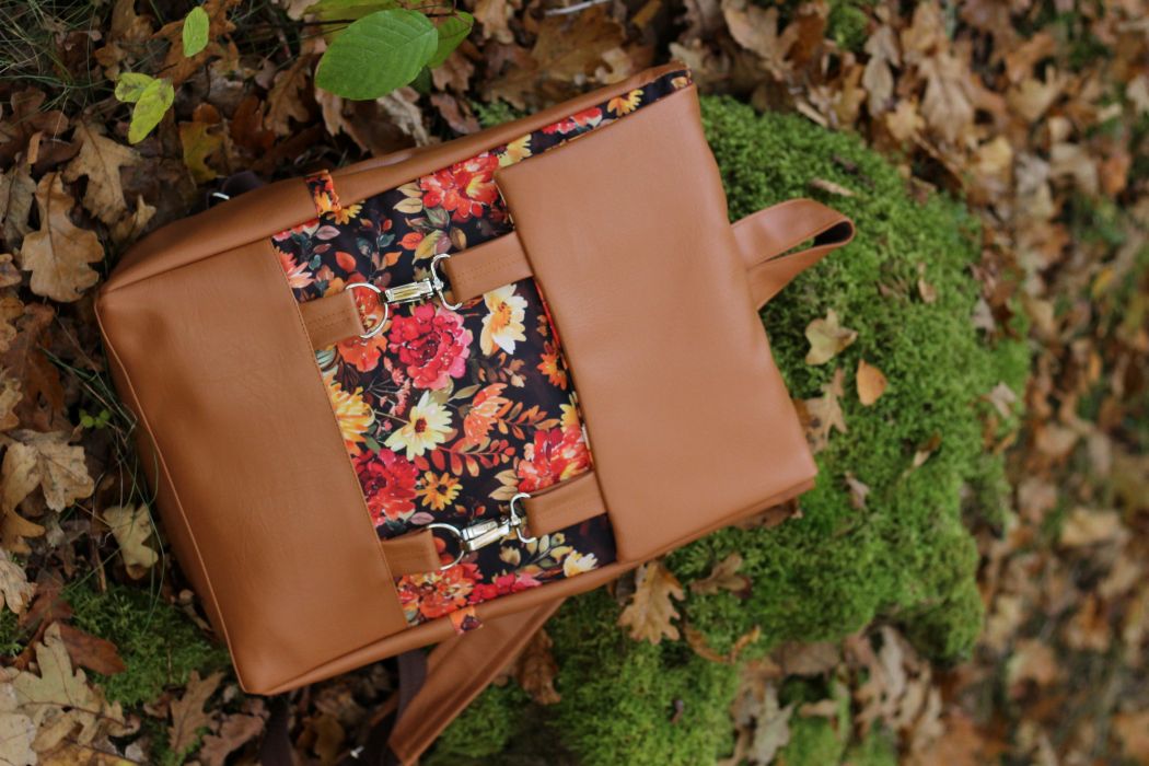 Kuprinė su karabinais