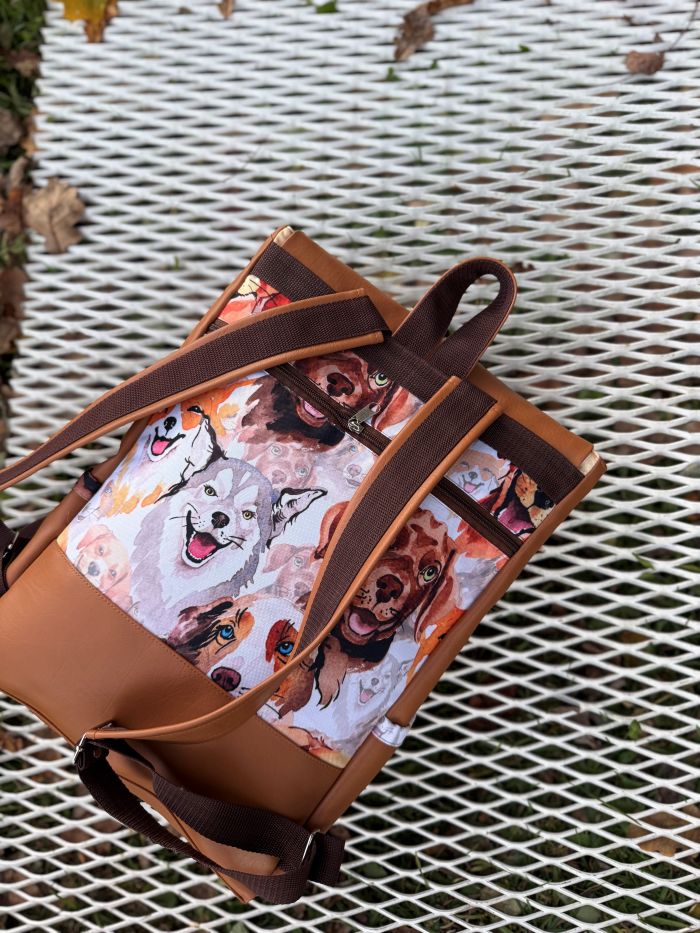 Kuprinė su plastikiniais užsegimais 