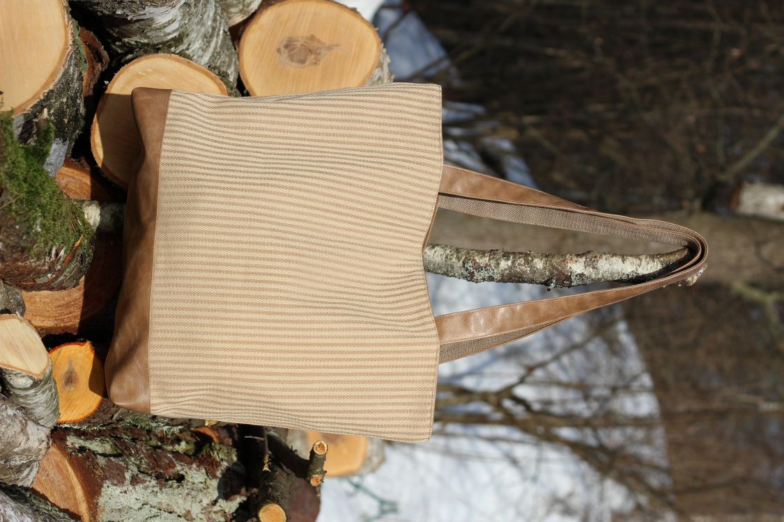 Didelė talpi rankinė krepšys