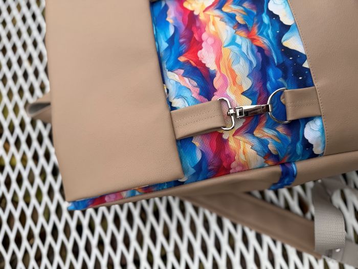 Kuprinė su karabinais