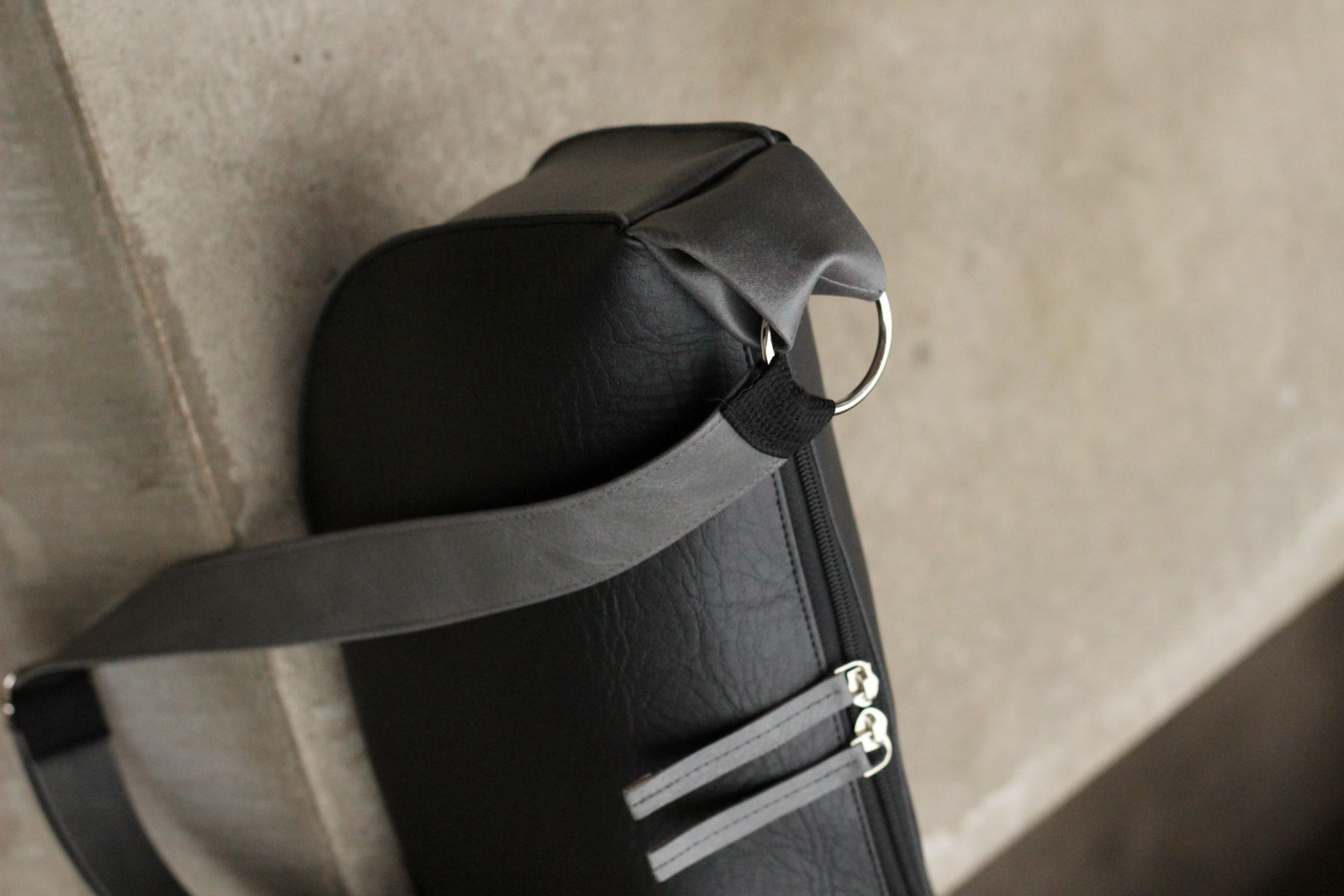 Pusmėnulio formos rankinė