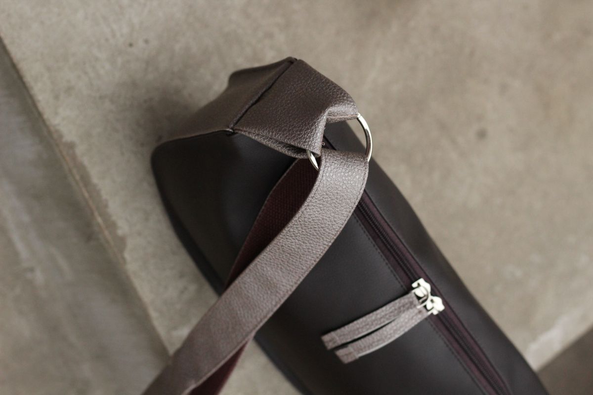 Pusmėnulio formos rankinė