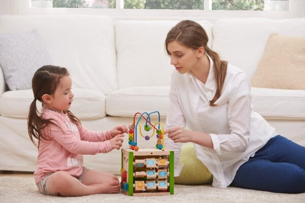 Ryškių spalvų lavinamasis kubas