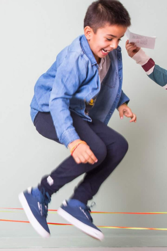 Elastiška virvelė šokinėjimui (šokinėjimo per gumytę žaidimui)