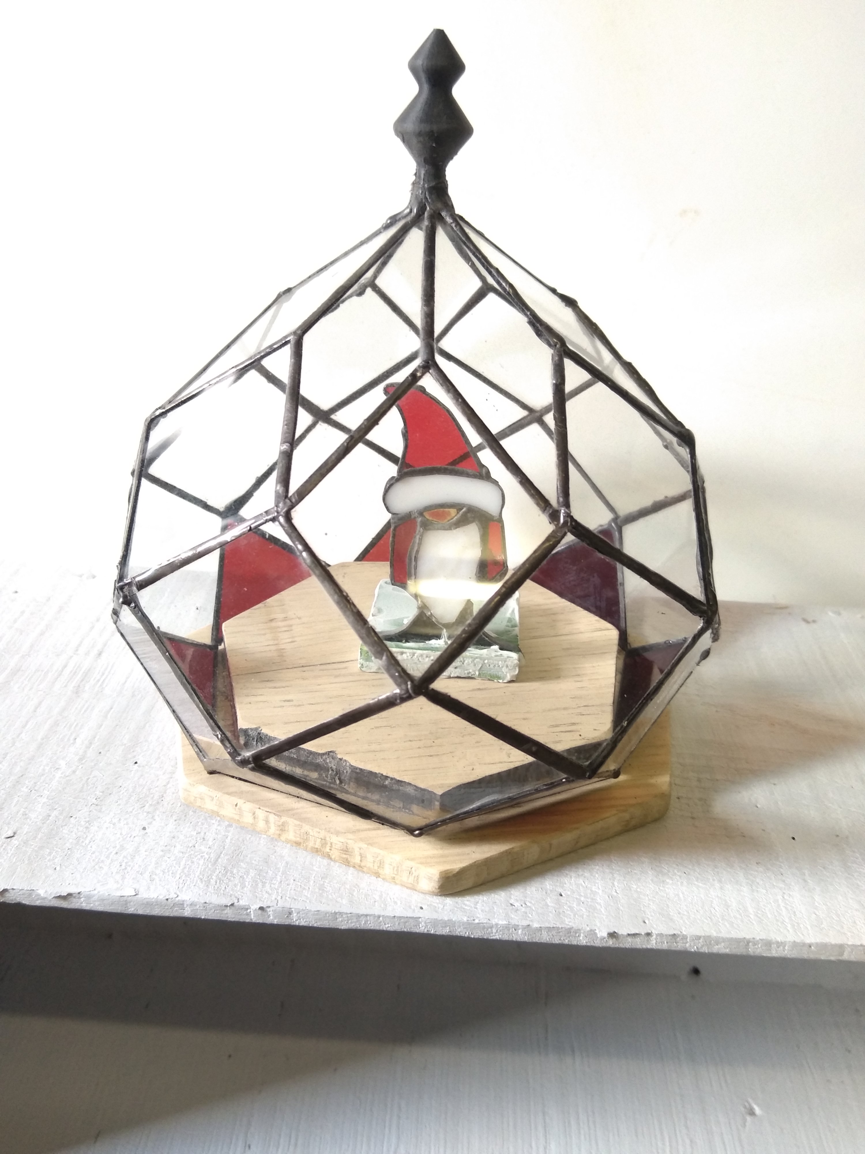 ZOME 6 et son socle en bois
