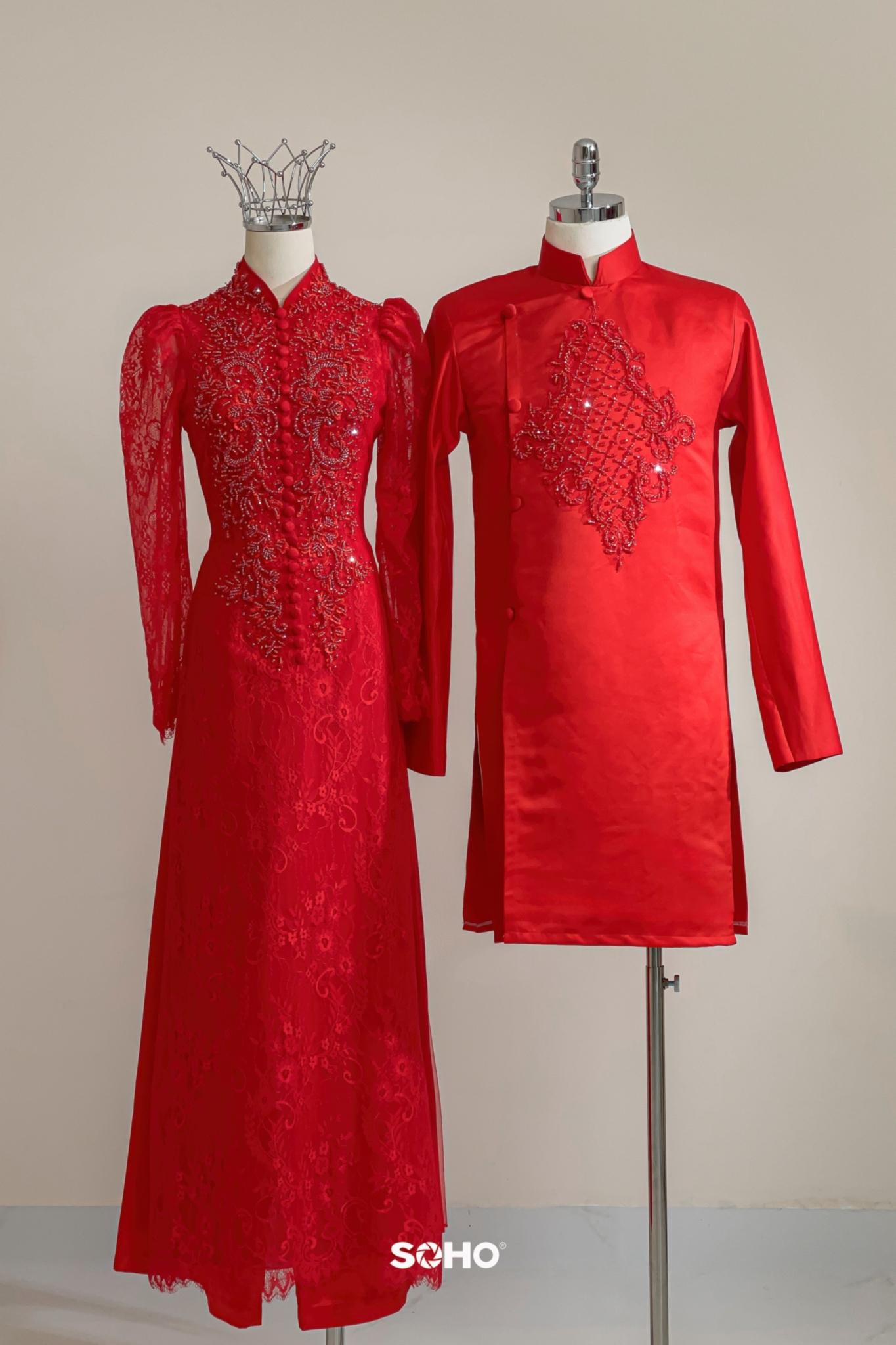 Áo Dài Ren Đỏ Đính Cườm Nút 