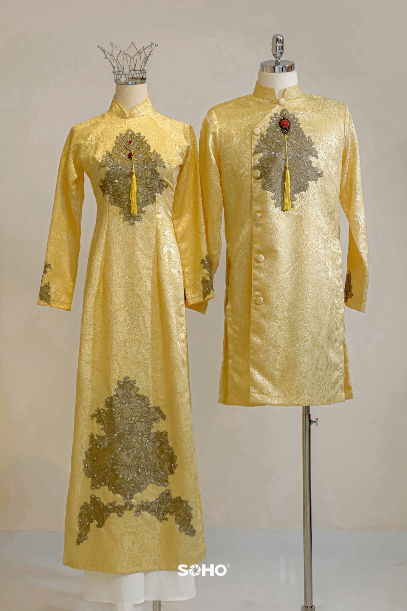 Áo Dài Gấm Vàng Kết