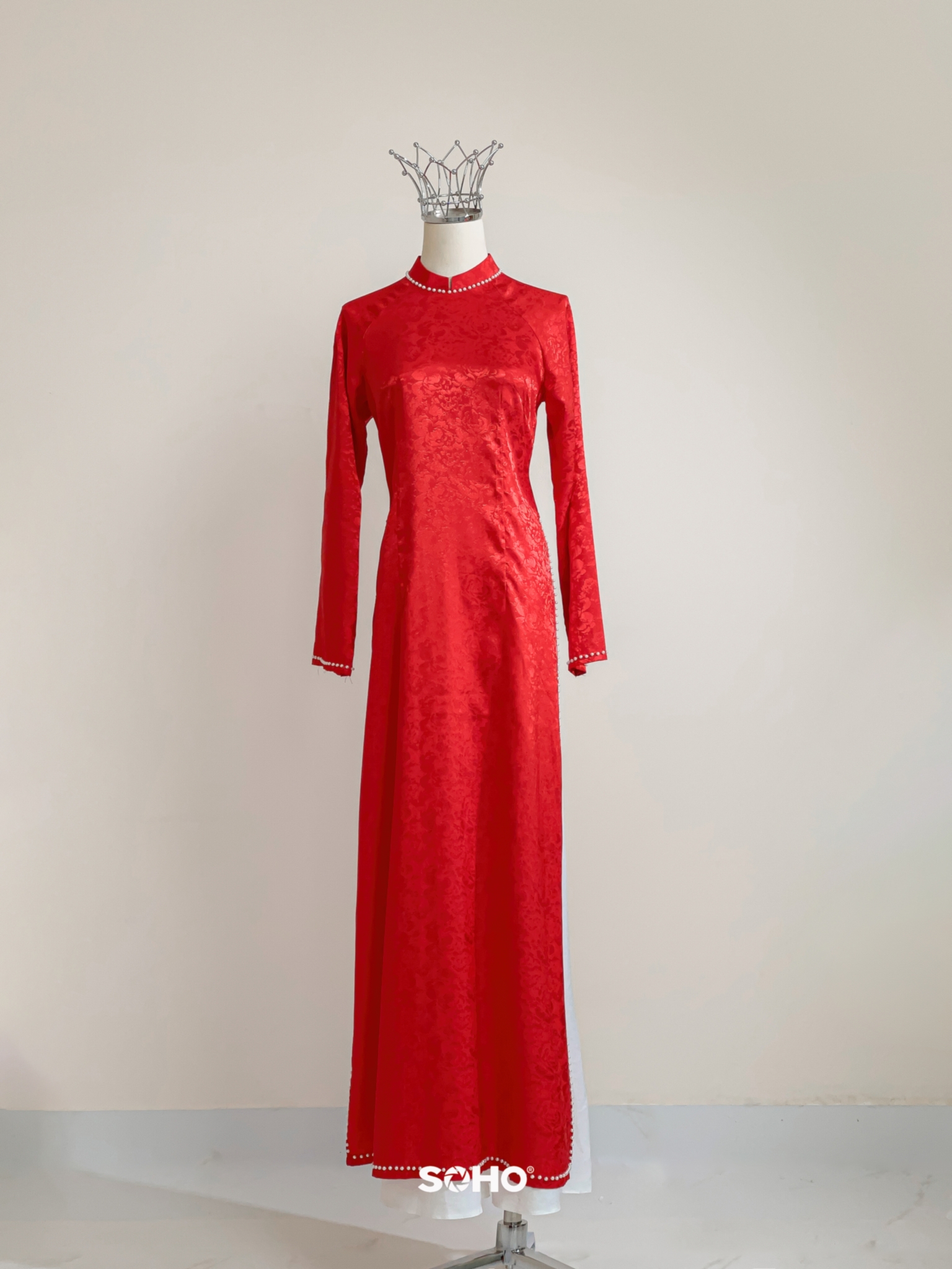 Áo Dài Gấm Đỏ Đính Ngọc