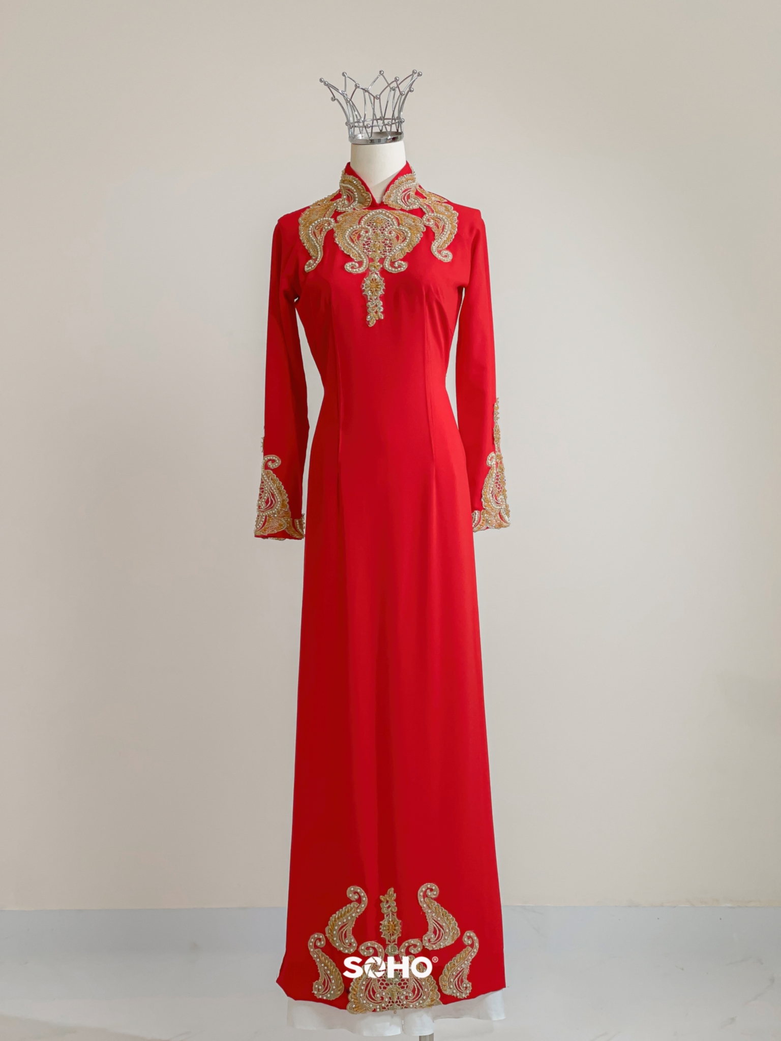 Áo Dài Lụa Đỏ Thêu Họa Tiết Vàng