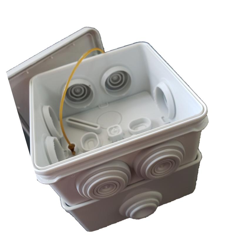Caja de derivación de PVC Autoextinguible con 6 entradas, tapa a presión, 80x80x40 MM (Medidas internas, mayor área permisible para el cable, Para instalación al exterior (IP44)