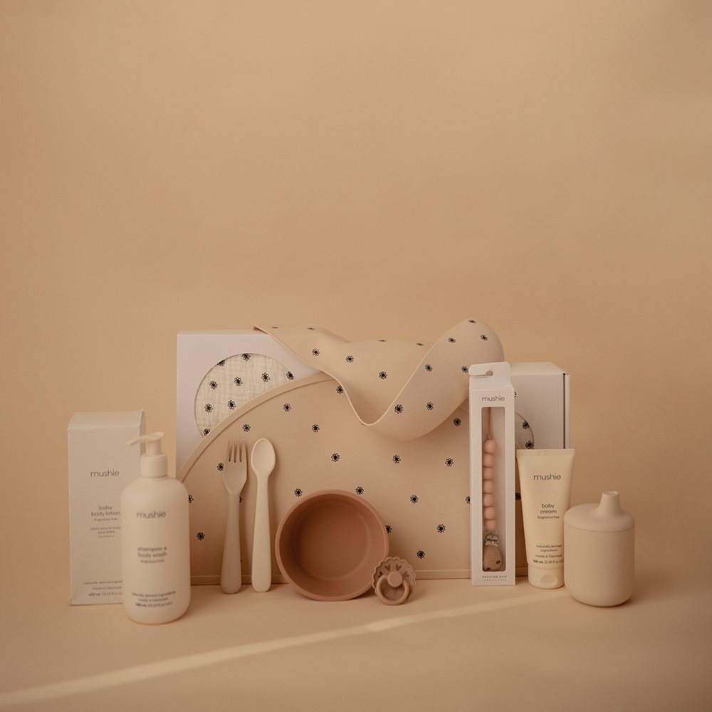 MUSHIE SILIKONINIS PADĖKLIUKAS Black Daisy