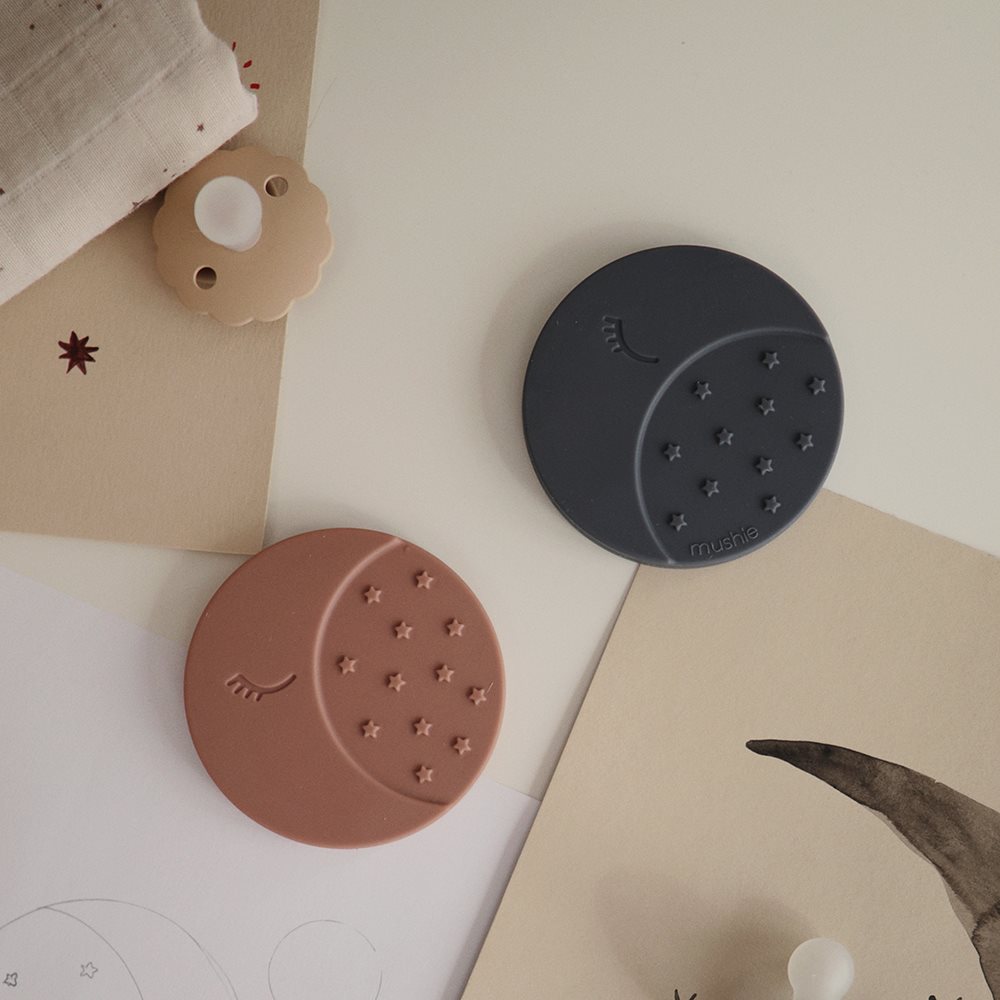 Mushie silikoninis kramtukas Mėnuliukas