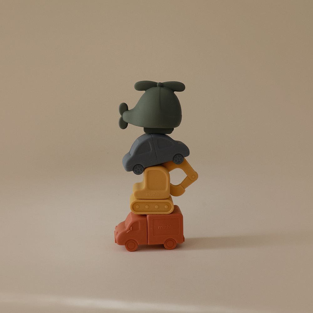 Mushie vonios žaislas mašinėlės 4 vnt