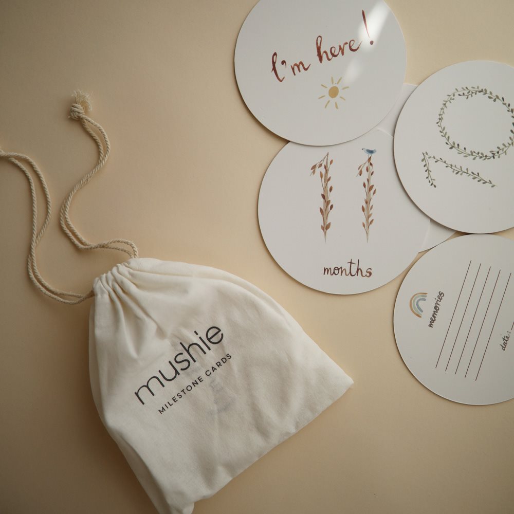 Mushie Milestone kortelės