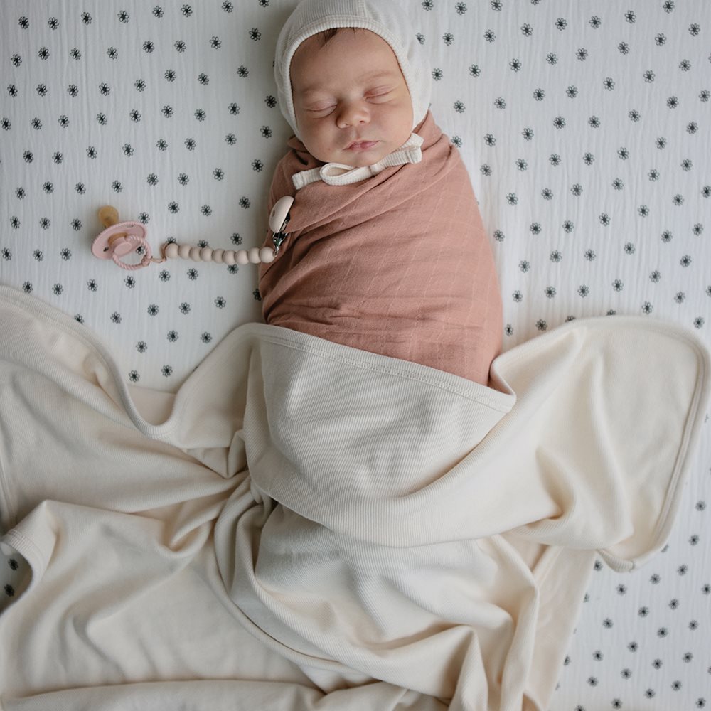 Mushie Ribbed Baby pledukas - Ivory