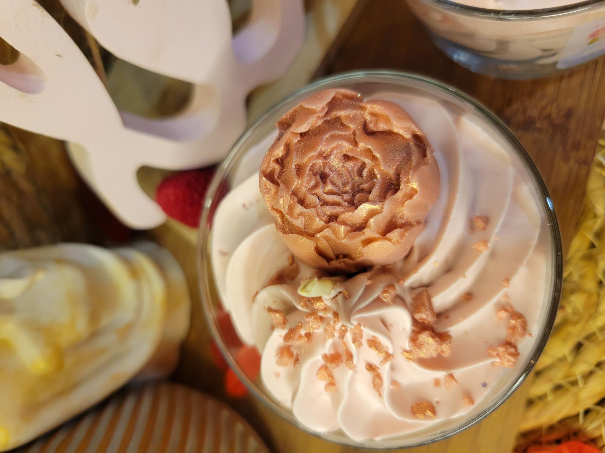 Bougie gourmande rose 