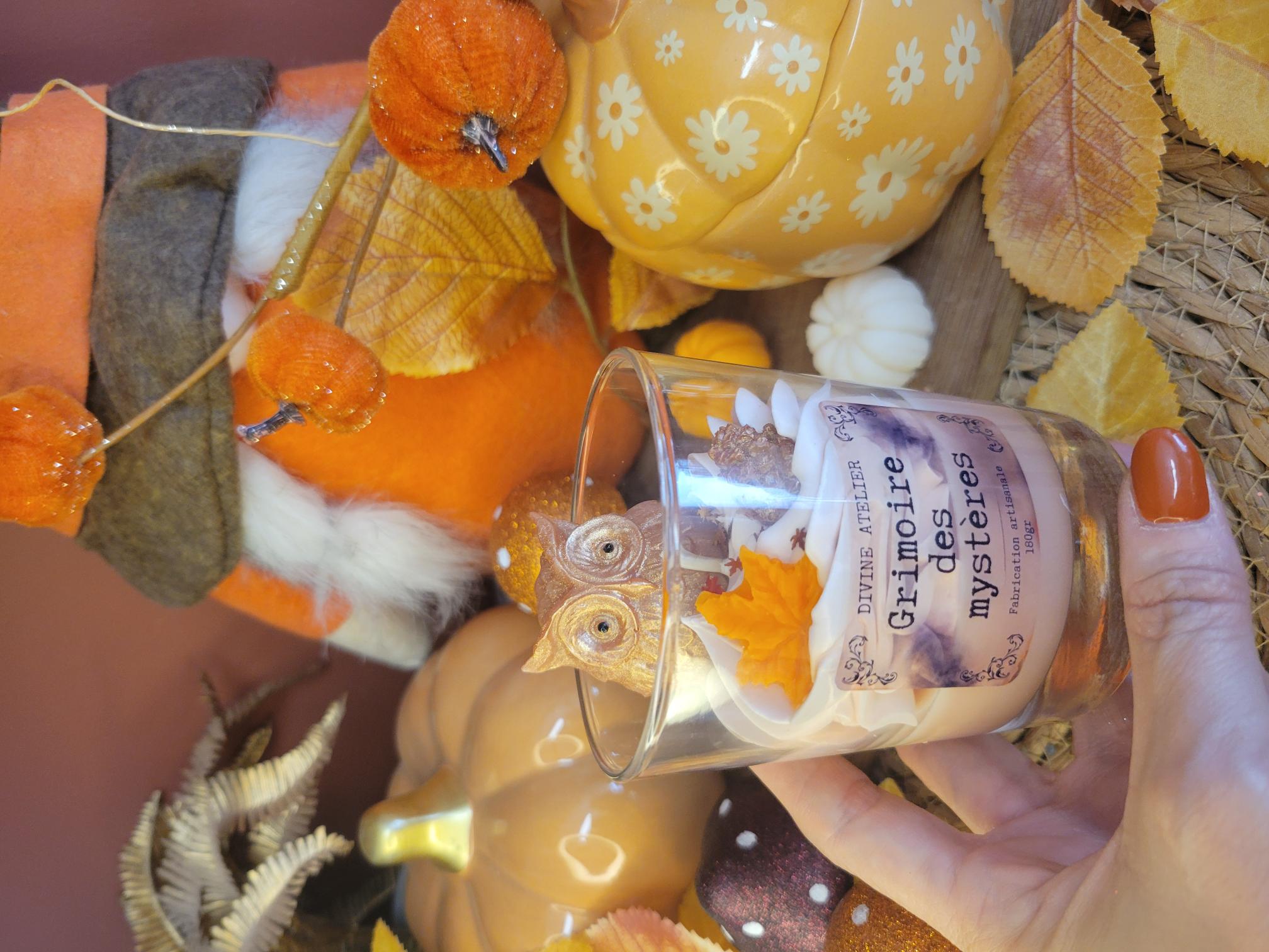 Bougie gourmande 'Grimoire des mystères'