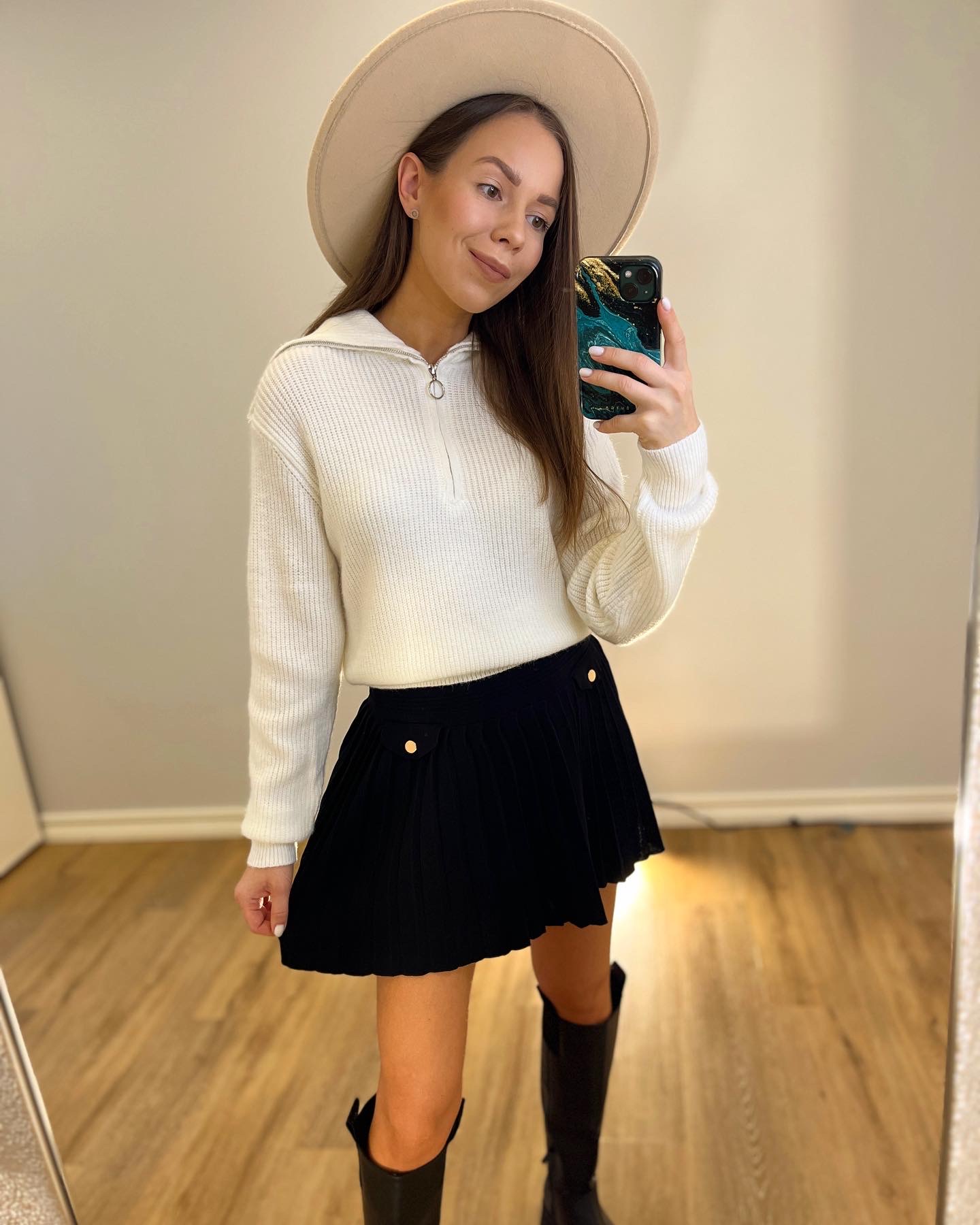 Klostuotas sijonas su guma